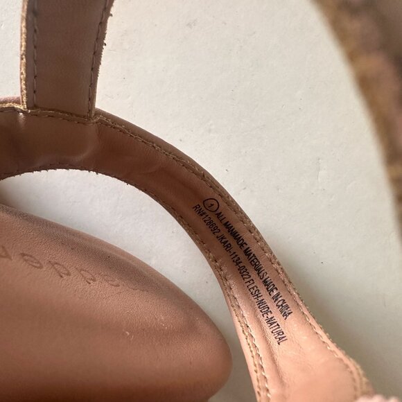 Madden Girl Braided Strap Sandals Tan Beige Faux Leather size 1 - Picture 3 of 4